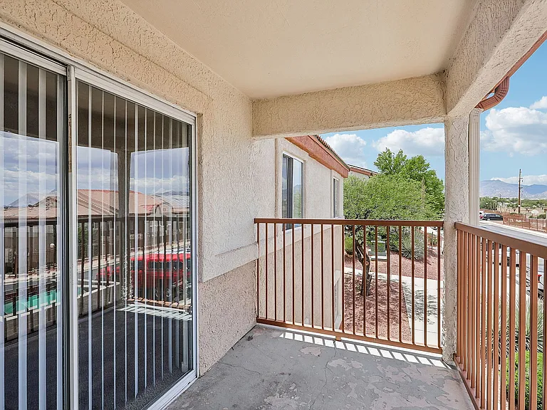 63-web-or-mls-unit D129-001