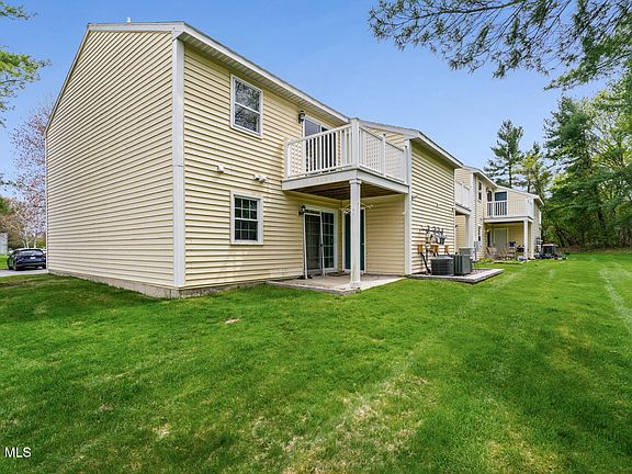 3rd image of 184 Cedarview Lane