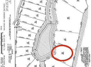 9411 Cottage Park Dr #26, Greenville, MI 48838