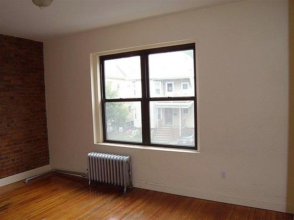 5th image of 217 Highland Ave #2