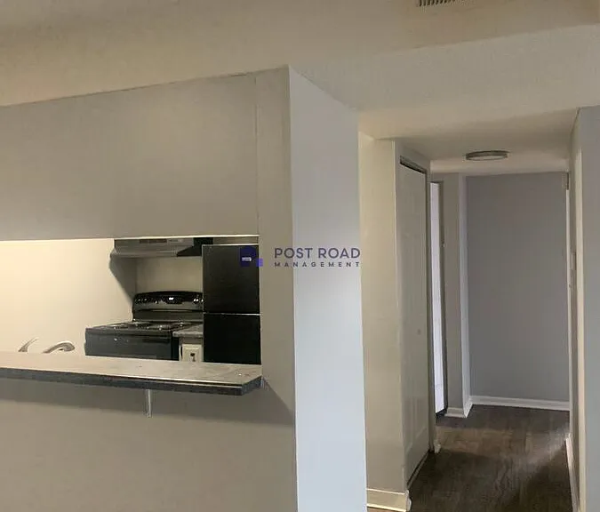 515 W 27th St S #102 — Photo 5