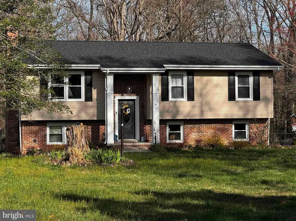 10242 Charles St, La Plata, MD 20646