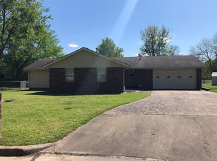 300 Lanternwick Ln, Pryor, OK 74361