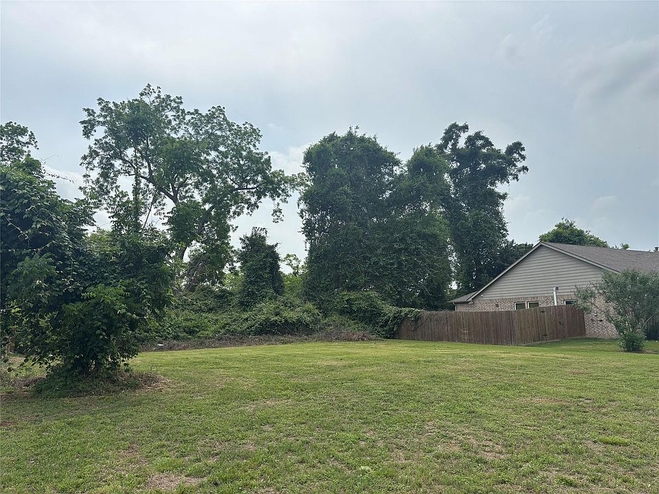 2nd image of 2510 Ridgewood Dr
