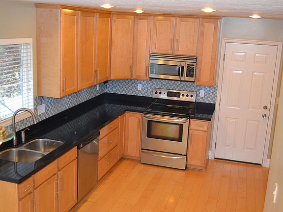 Fully updated kitchen