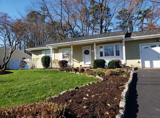 410 Woodlawn Dr, Forked River, NJ