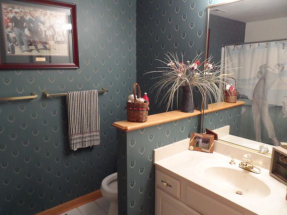 5th image of 7108 Royal Oakland Ct