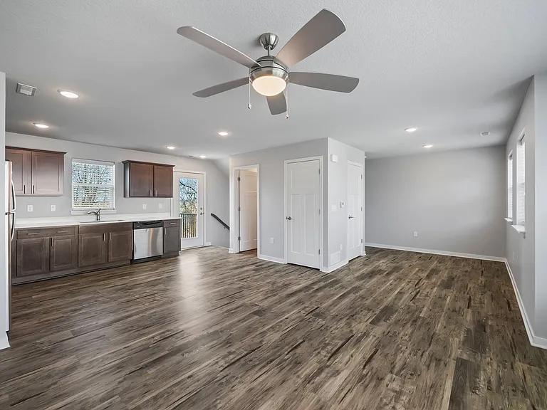 Cove at Kettlestone Townhomes — Photo 9