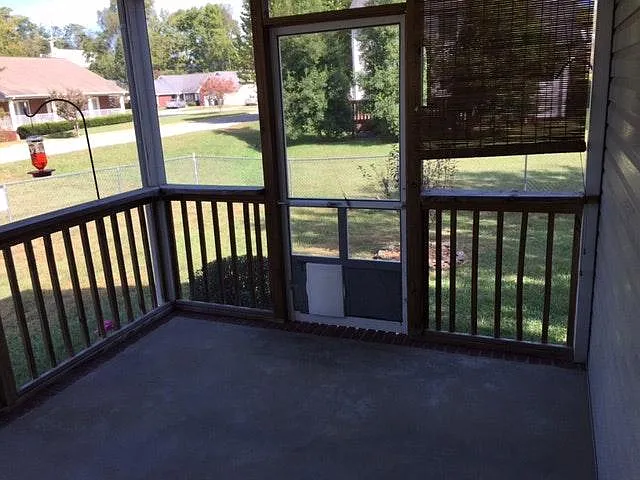 1462 Oxford Pl — Photo 4