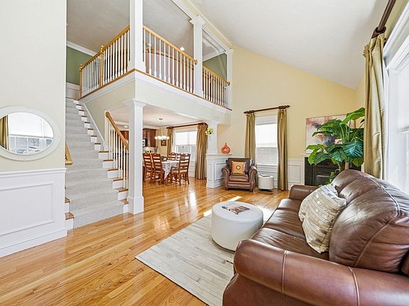 3rd image of 18 Ellsworth Village Rd #18