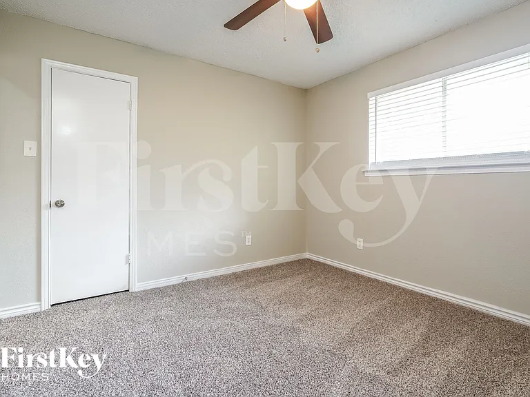 419 Buckingham Pl — Photo 14