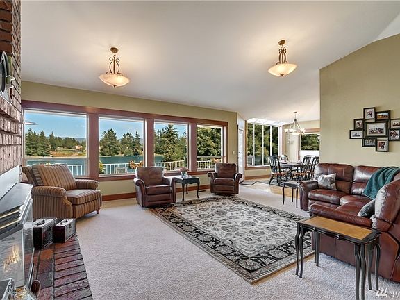 4th image of 3201 Deer Island Dr E