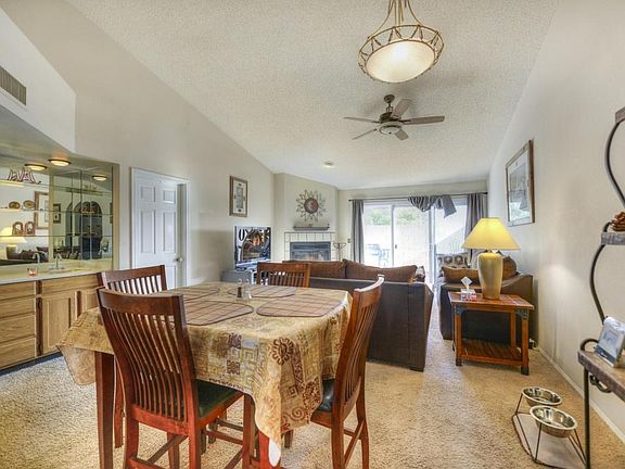 005_Dining Area