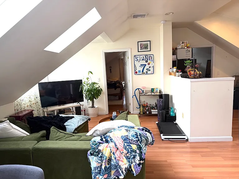 35-37 Webster St #3 — Photo 6