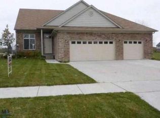 52896 Shafers Run Ct, Chesterfield, MI 48051