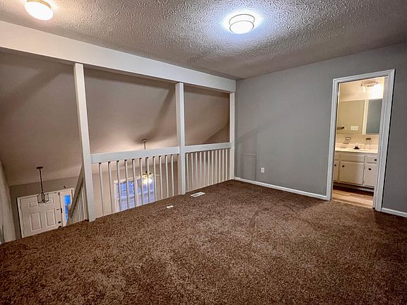 4th image of 125 Parkway Dr