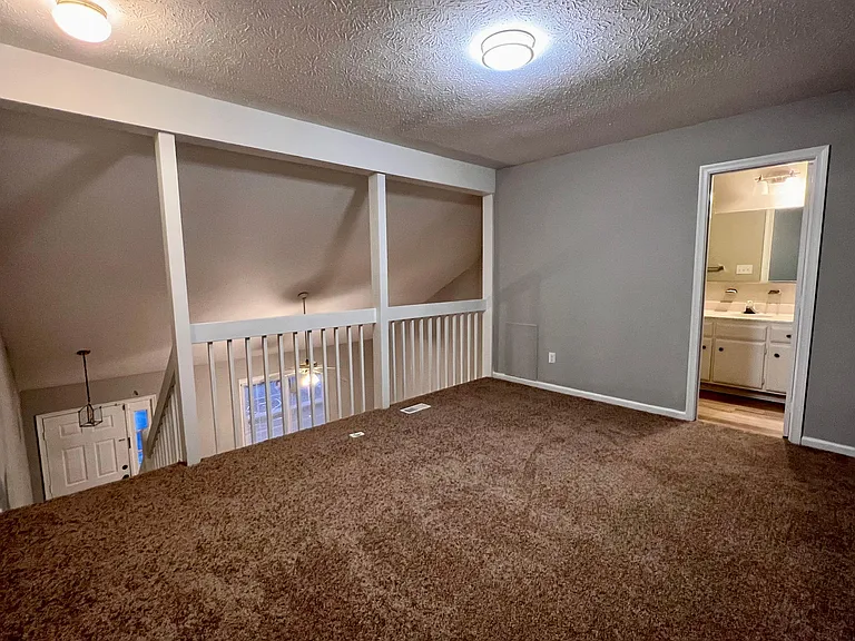 125 Parkway Dr — Photo 4
