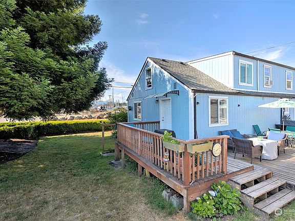 3rd image of 209 E K Street