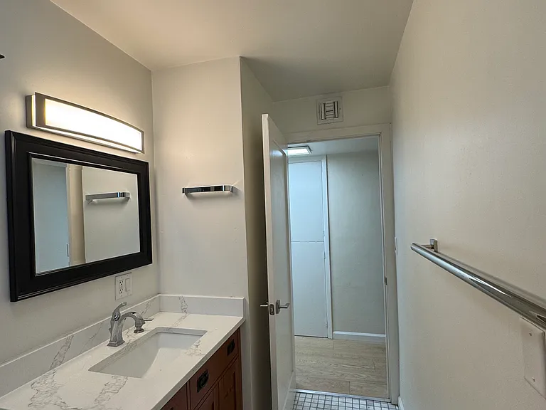 222-3 E Roger Rd #1 — Photo 10
