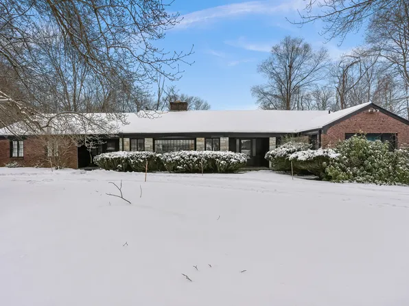 3 Pleasant Hill Road, Woodbridge, CT 06525