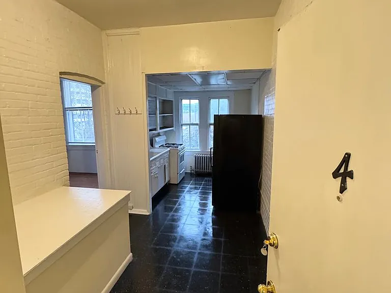 131 S Boylan Ave — Photo 3