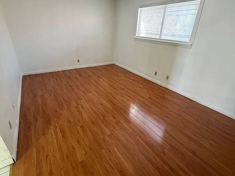 2236 E Desert Inn Rd — Photo 18