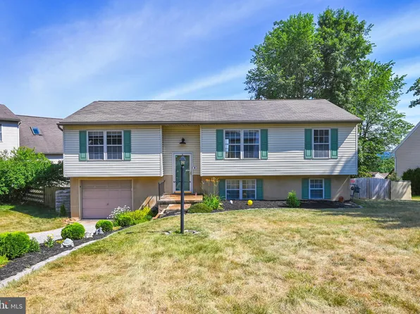 85 Charles Dr, Windsor, PA 17366