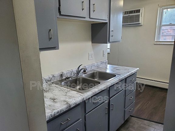 5th image of 6830 Simpson Ave