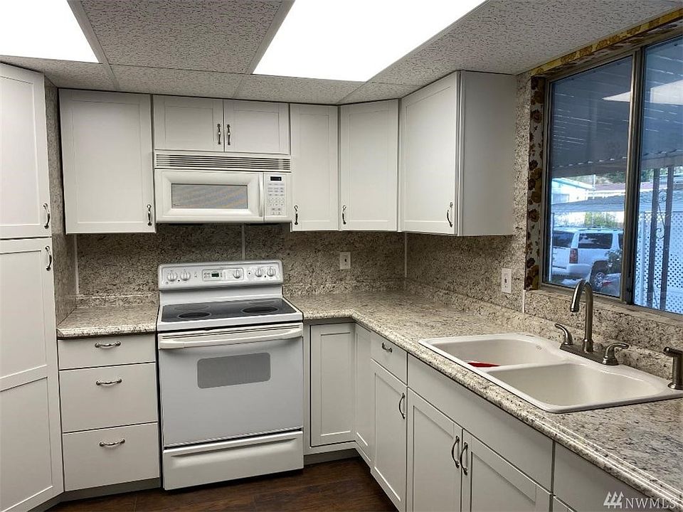 2nd image of 11320 124th Street Ct E #231