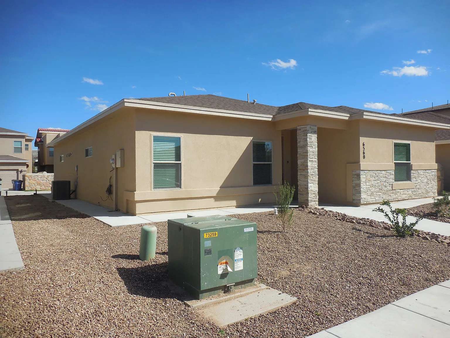 3 bed, 3.0 bath, 1498 sqft, $1,850 — Photo 2