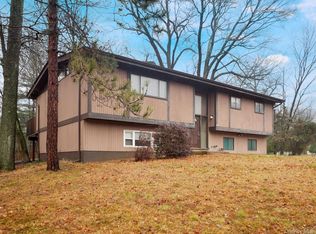 6 Pennington Way, Spring Valley, NY 10977