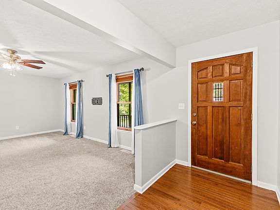 3rd image of 113 Oakwood Cir