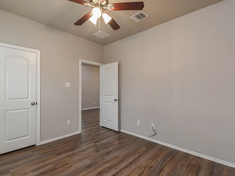 15627 Sycamore Dr — Photo 13