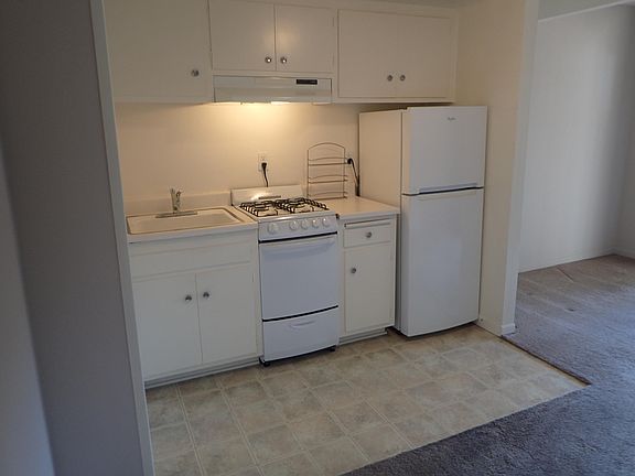 4th image of 314 W Canon Perdido St APT 7