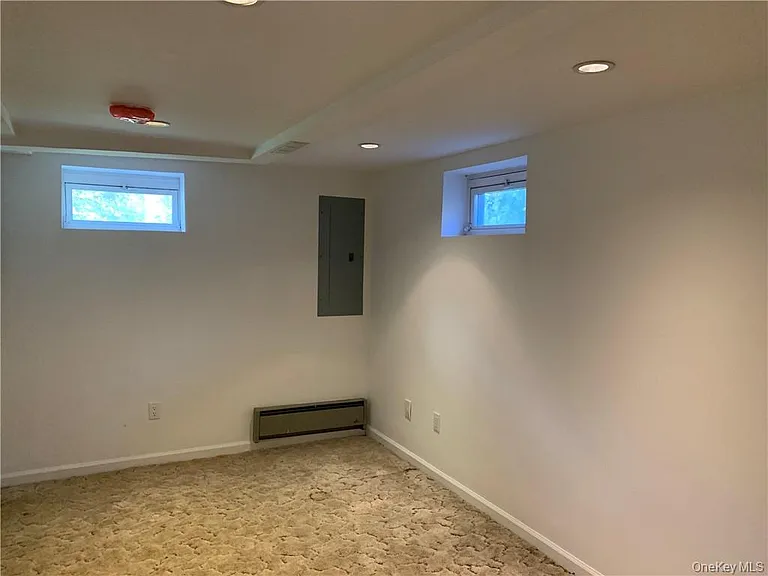 10 W Clarkstown Rd — Photo 17