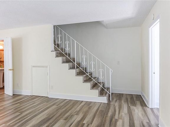 3rd image of 1121 N Andrews Ave