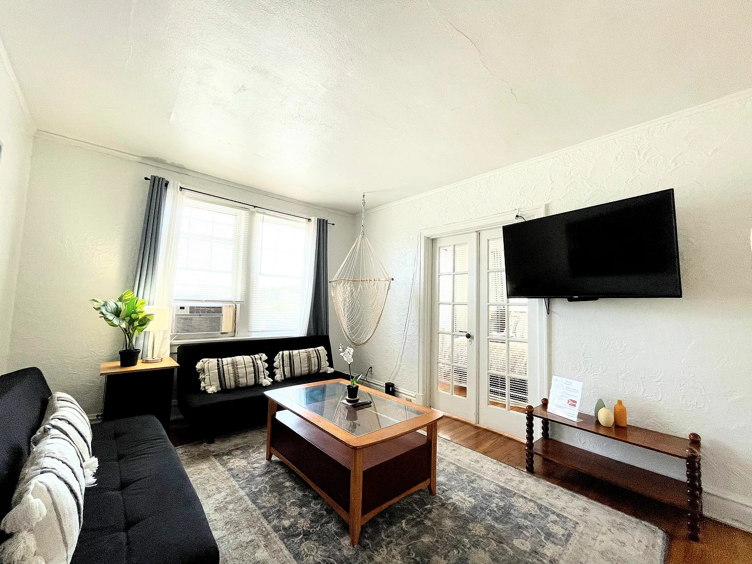 2 bed, 850 sqft, $1,500 — Photo 3