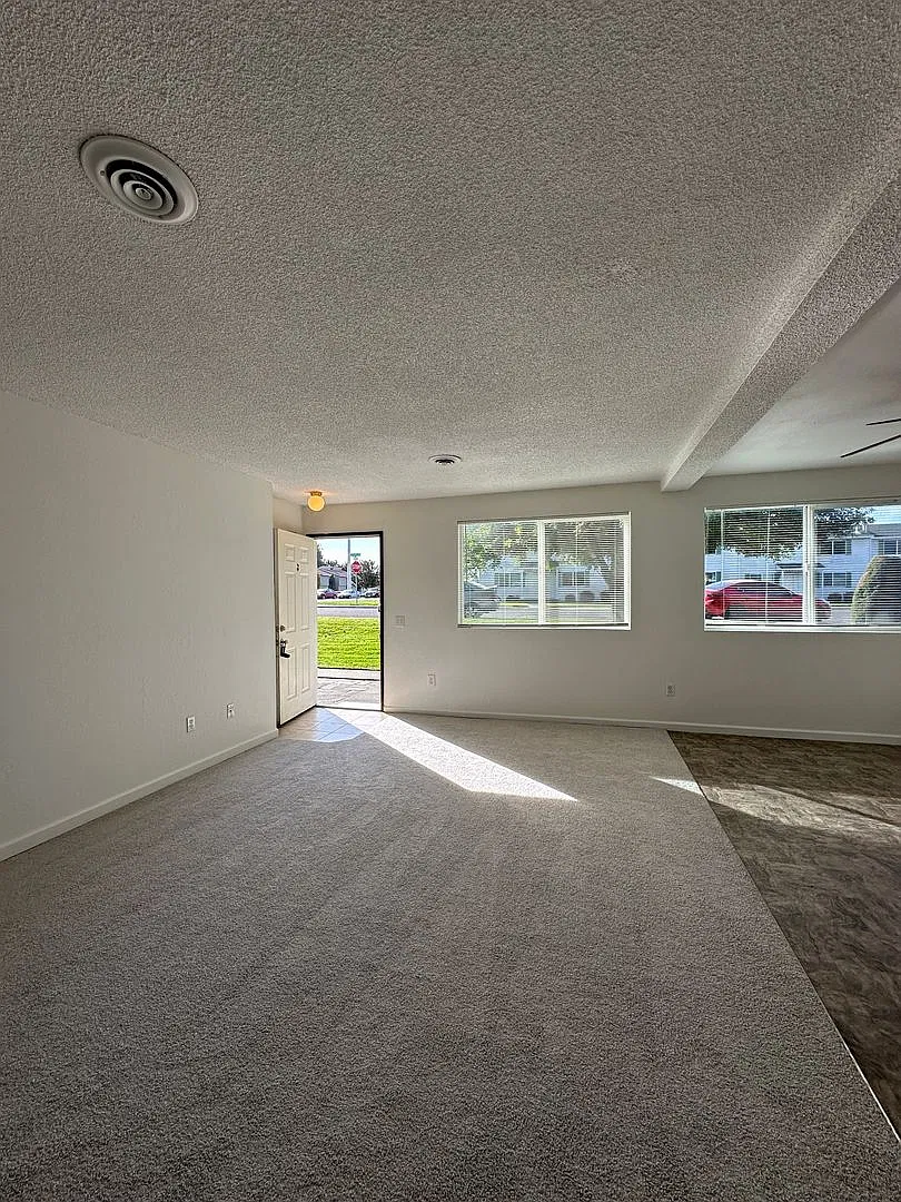 1000ca — Photo 1