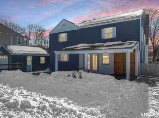 9 3rd Ave, Waterford, CT 06385