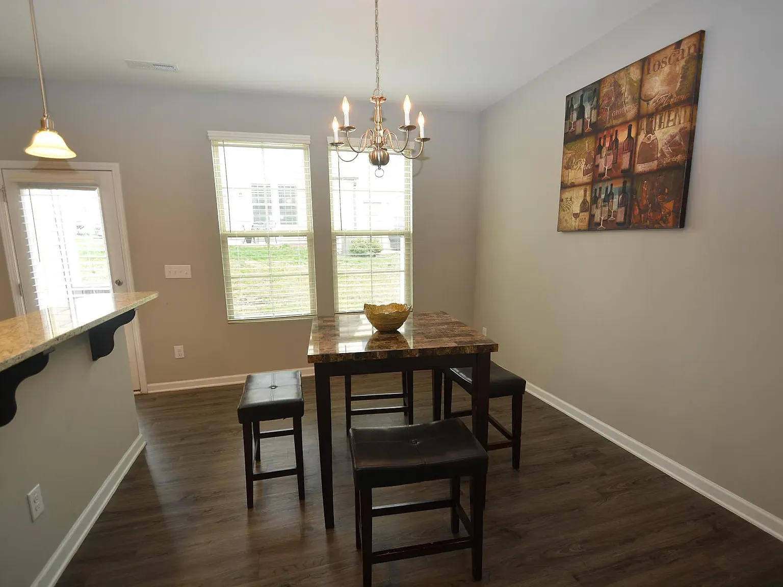 3 bed, 2.5 bath, 1600 sqft, $2,100 — Photo 4