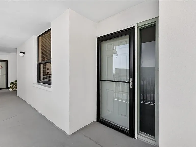 300 Woodette Dr #404B — Photo 4
