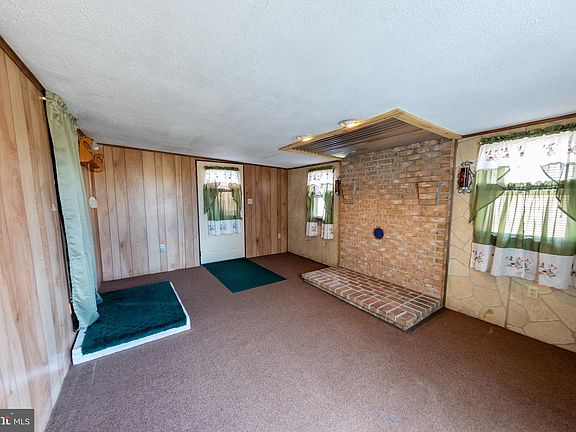 3rd image of 220 Screaming Eagle Ln