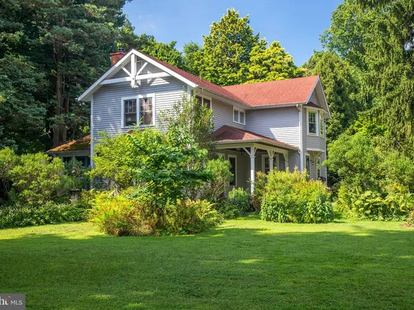 151 Coopertown Rd, Haverford, PA 19041