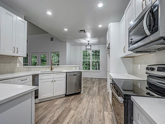 2nd image of 2801 E Abbey Dr