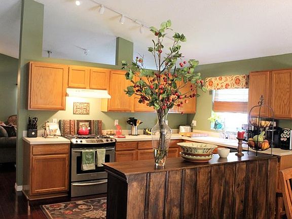 5th image of 3139 Foxglove Ln