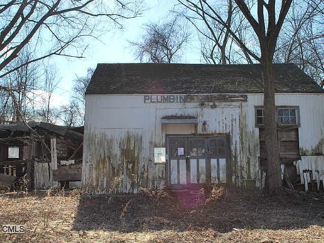 2nd image of 22 Washington Ave