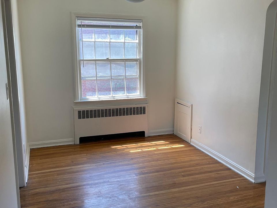 1st image of 16355 Van Aken Blvd #6B