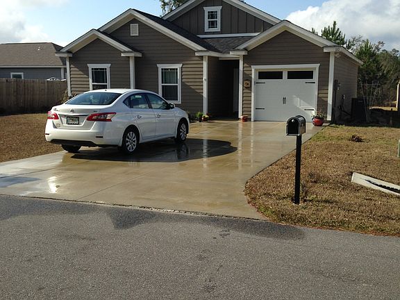 4th image of 110 Carousel Cir
