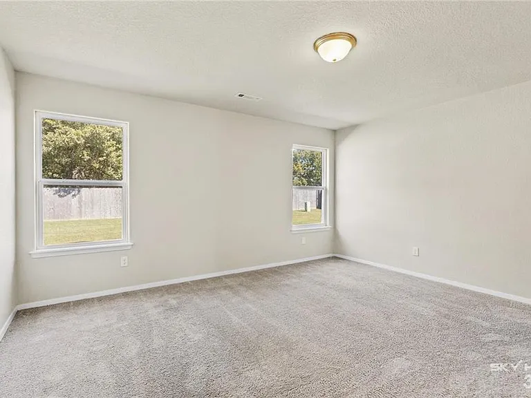 1150 Battery Dr — Photo 5