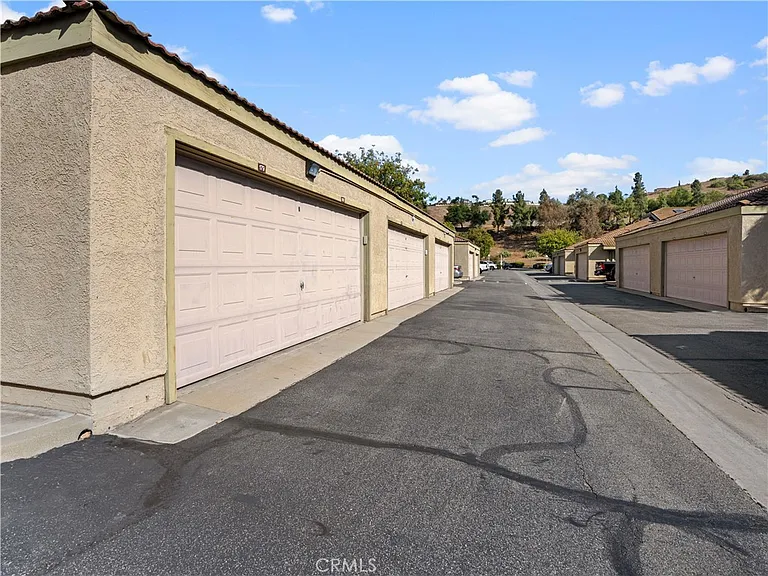 76 Country Mile Rd — Photo 29